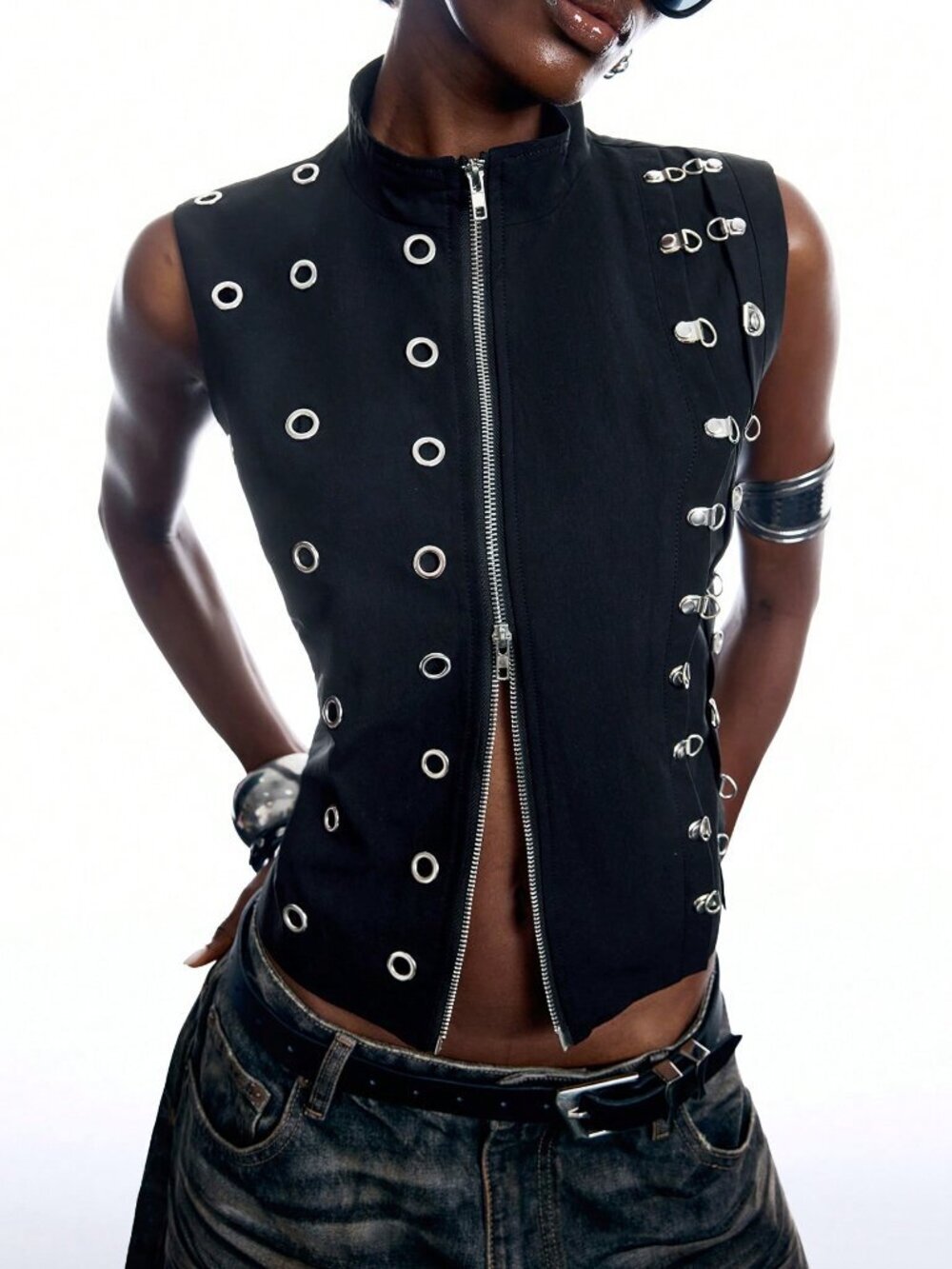Black Casual Women's Sleeveless Lightweight Jacket - Picture 7 of 8
